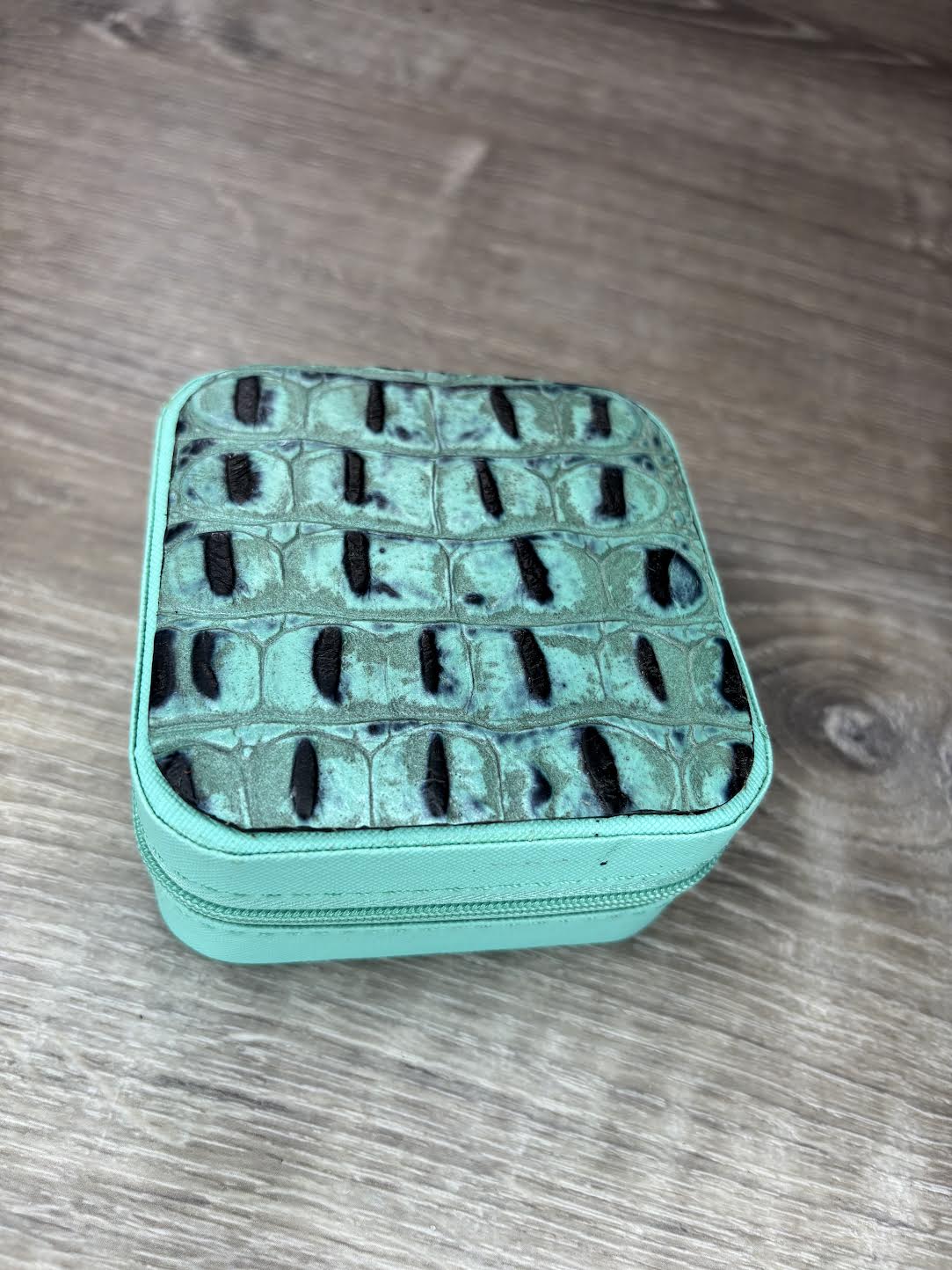 jewelry box with turquoise gator