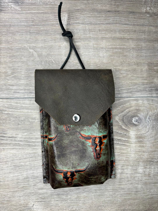 Saddle pouch - muddy steers