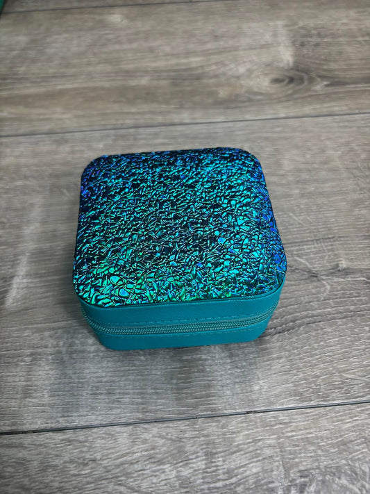 Jewelry Box - transition shattered