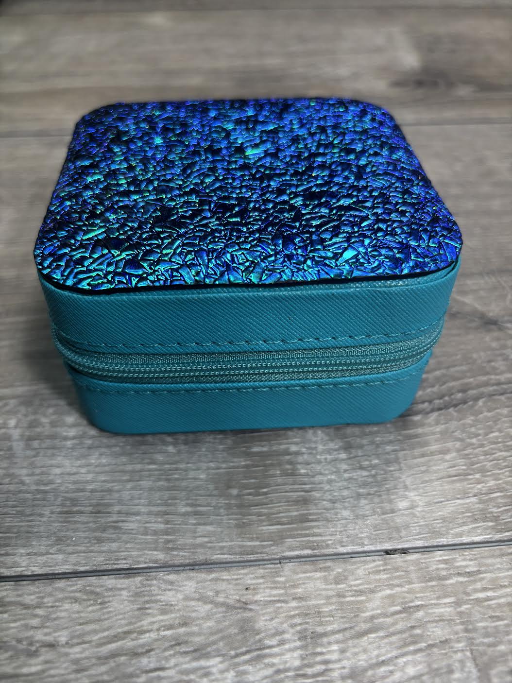 Jewelry Box - transition shattered