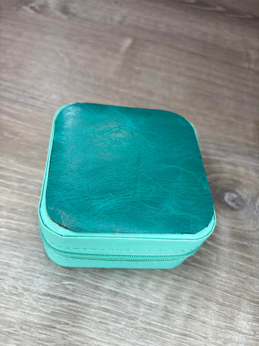 Jewelry bow with turquoise