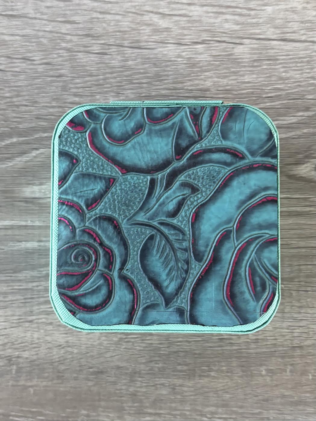 Jewelry box turquoise and pink flowers