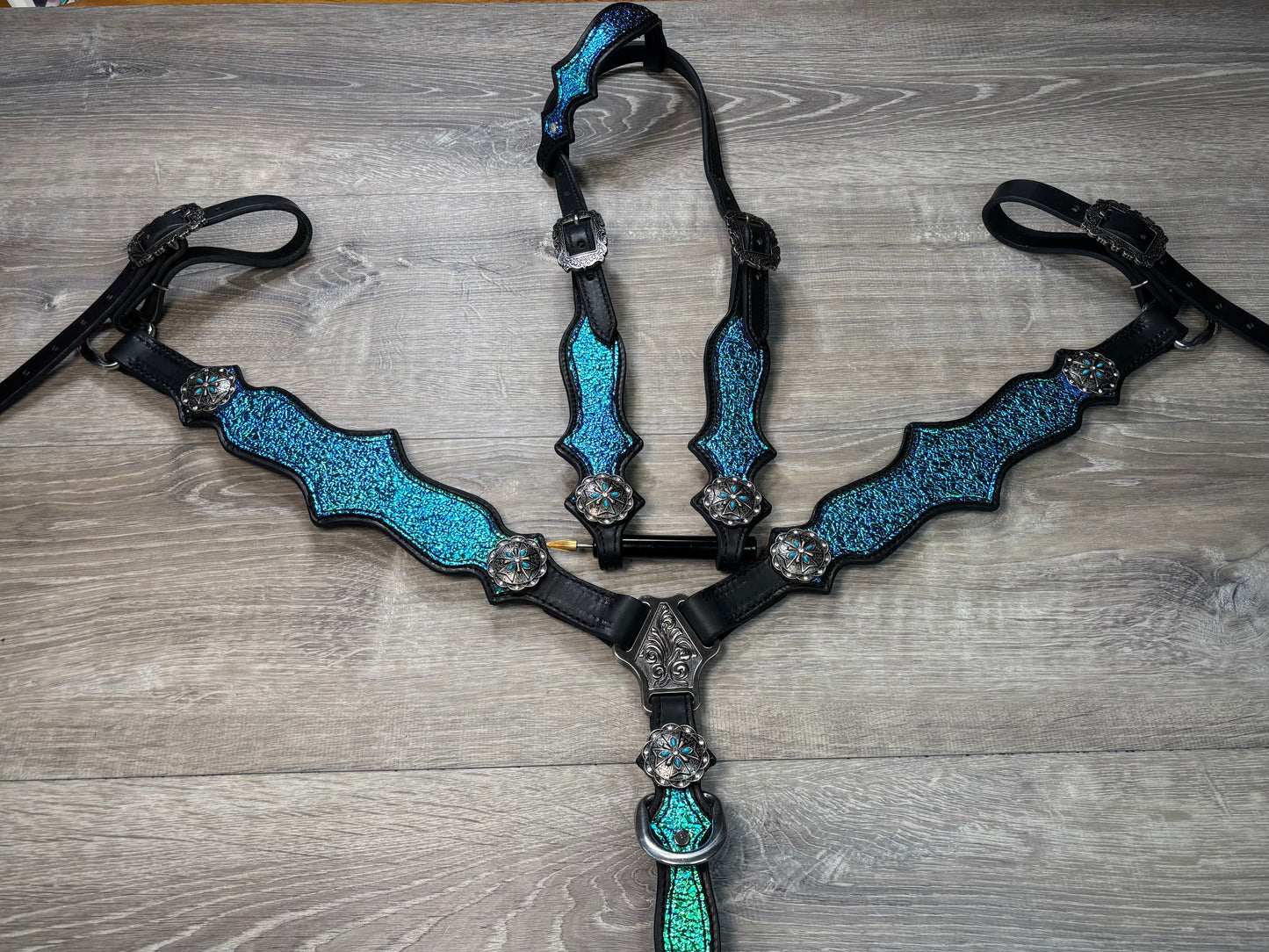 Shattered transition headstall and breastcollar set