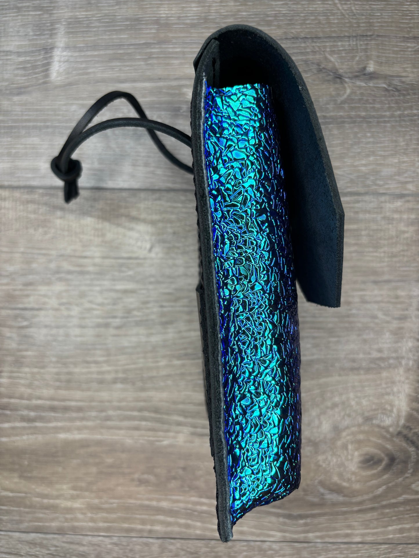 Saddle pouch- shatter transition