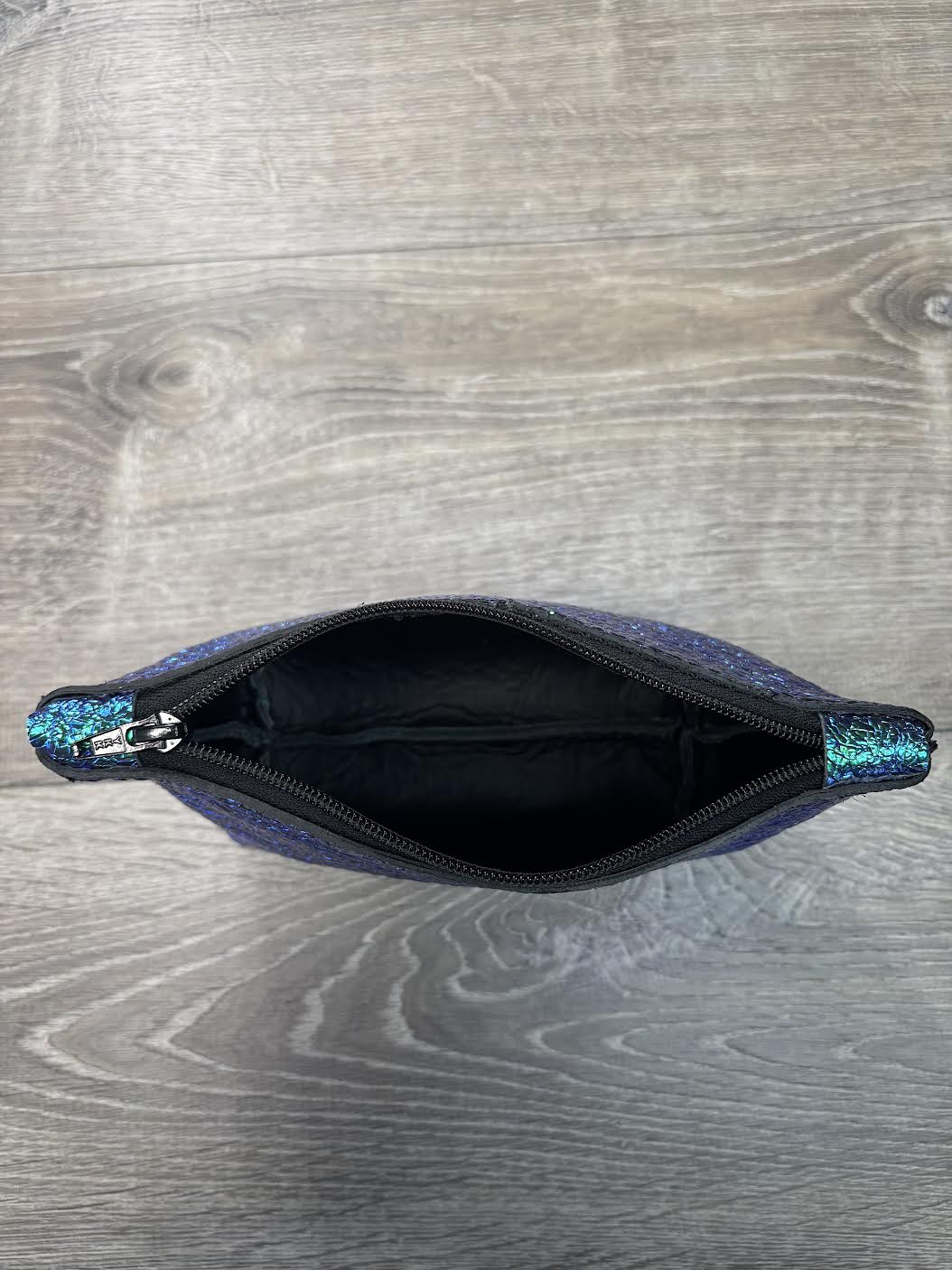 Cosmetic bag shattered transition