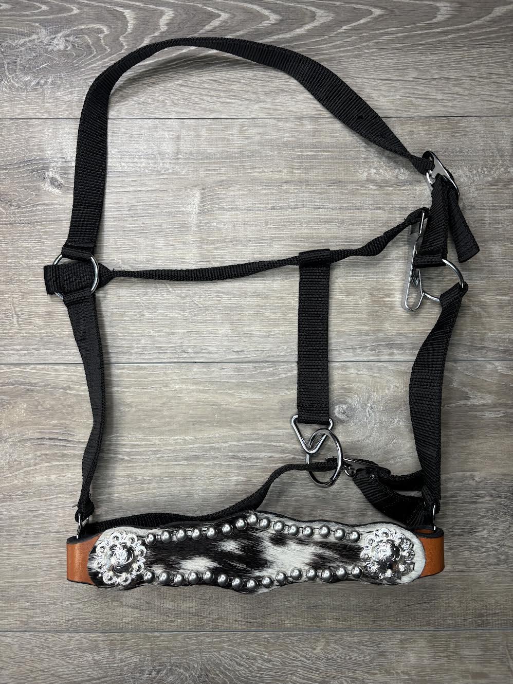 Scallop Black/white cowhide bronc halter