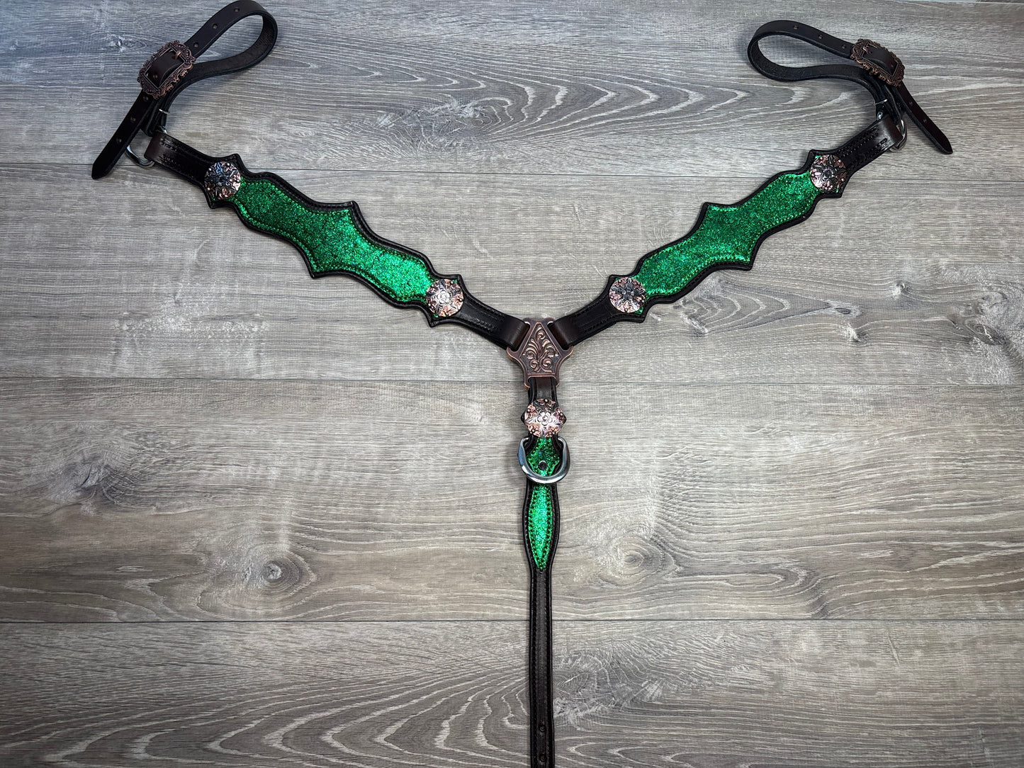 Regal green tack set